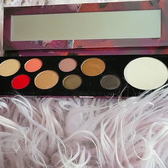 MAC Risk Taker Eyeshadow - Picture 2 of 2